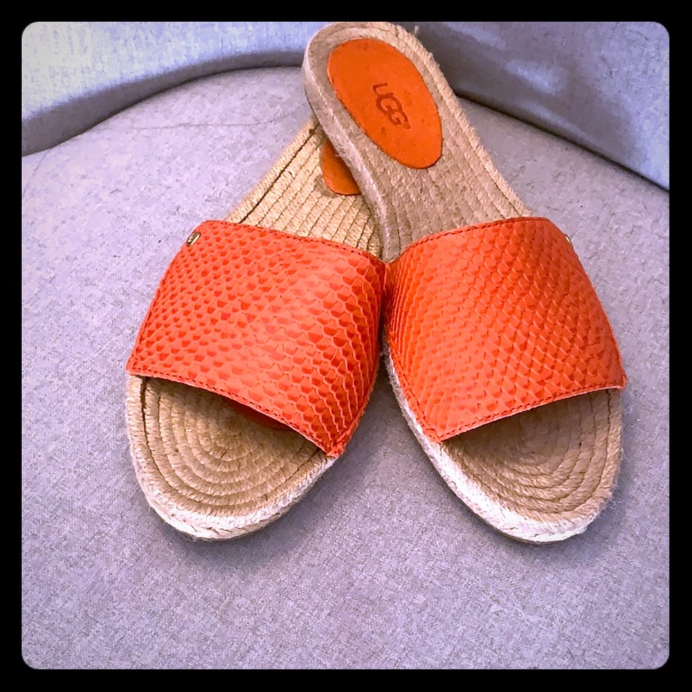 Uggs leather sandals